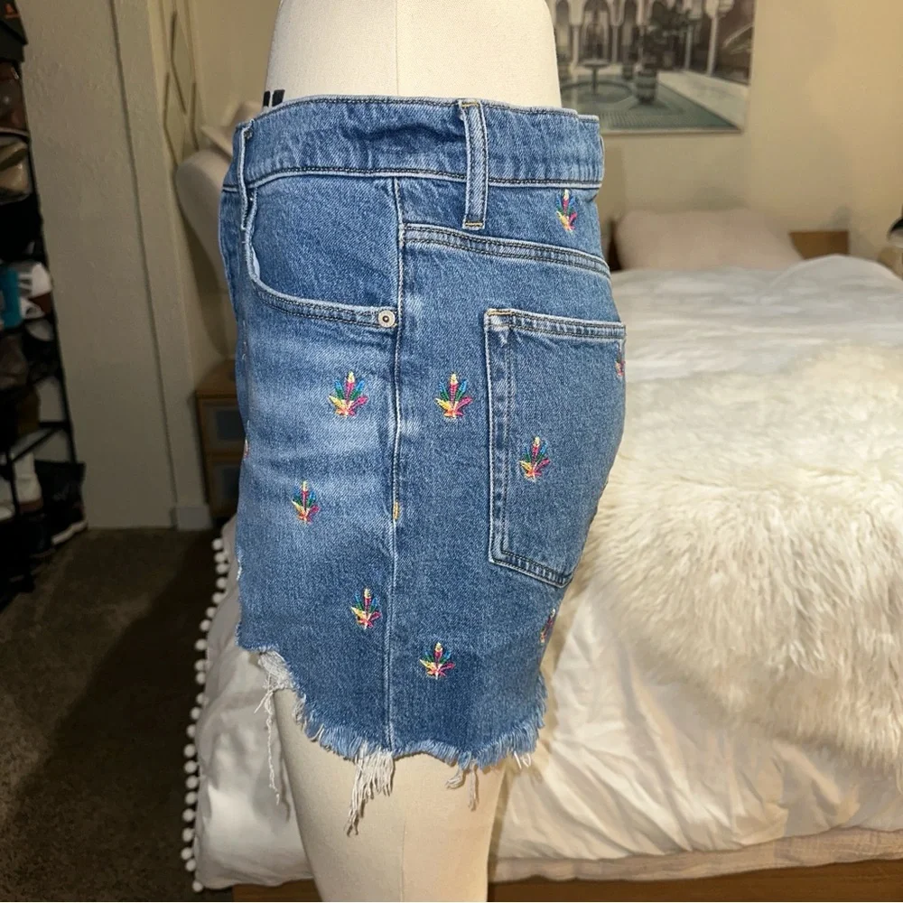 Lucky Brand | Lucky Legend 90s Midi Shorts Embroidered High Rise 5